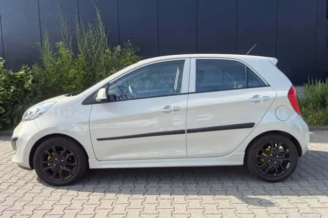 Kia Picanto (2012) thumbnail 5