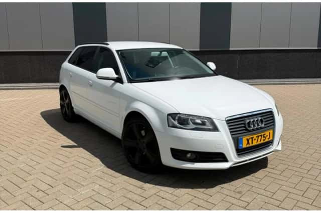 Audi A3 (2010) thumbnail 1