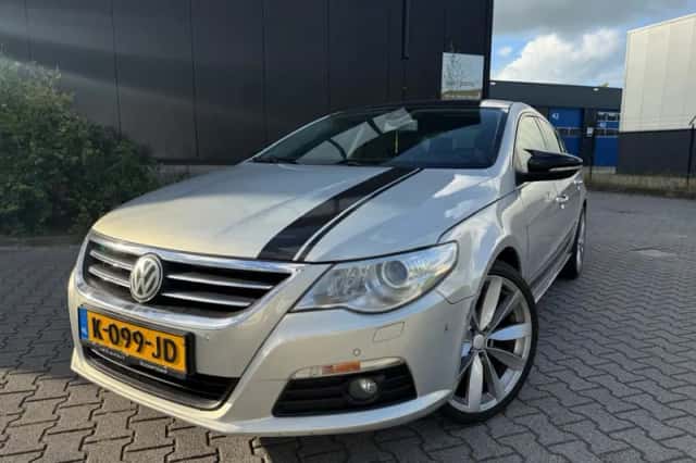 Volkswagen Passat (2008) thumbnail 2