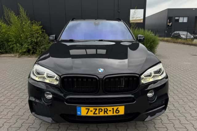 BMW X5 (2015) thumbnail 3