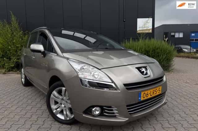 Peugeot 5008 (2010) thumbnail 1