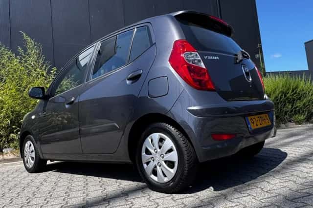 Hyundai i10 (2013) thumbnail 3