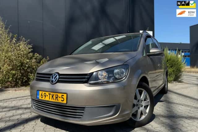 Volkswagen Touran (2012) thumbnail 1
