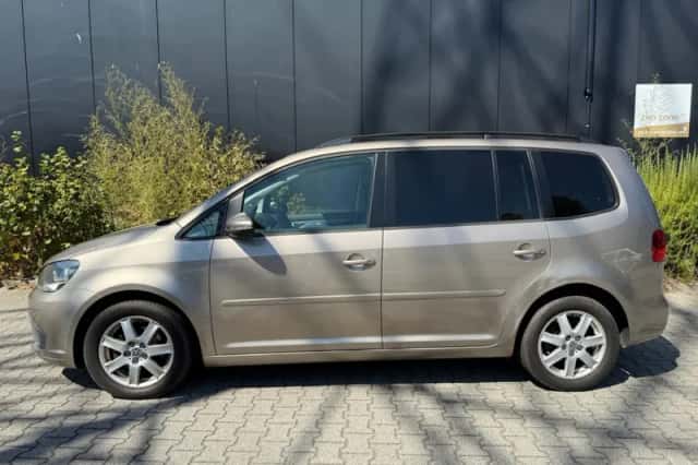 Volkswagen Touran (2012) thumbnail 4