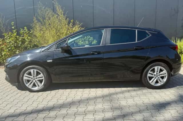 Opel Astra (2021) thumbnail 3
