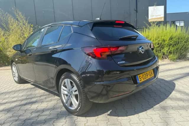 Opel Astra (2021) thumbnail 5