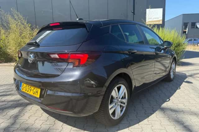 Opel Astra (2021) thumbnail 6