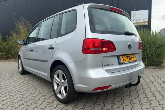 Volkswagen Touran (2011) thumbnail 5