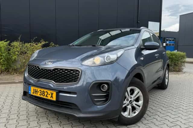 Kia Sportage (2016) thumbnail 2