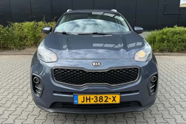 Kia Sportage (2016) thumbnail 3
