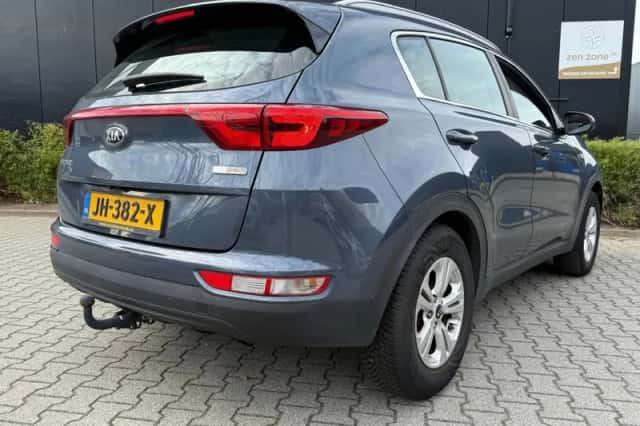 Kia Sportage (2016) thumbnail 6