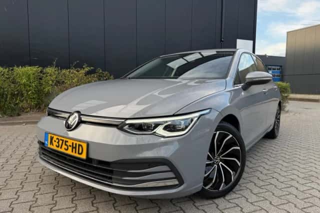 Volkswagen Golf (2020) thumbnail 2