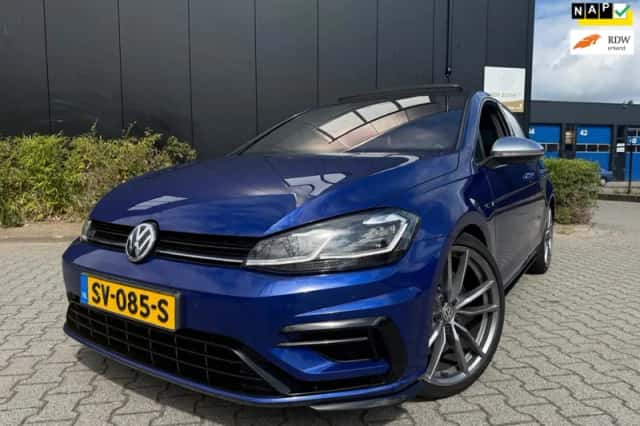 Volkswagen Golf (2018) thumbnail 1