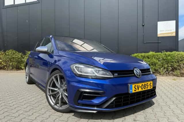 Volkswagen Golf (2018) thumbnail 2