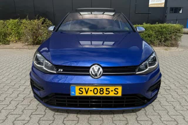 Volkswagen Golf (2018) thumbnail 3