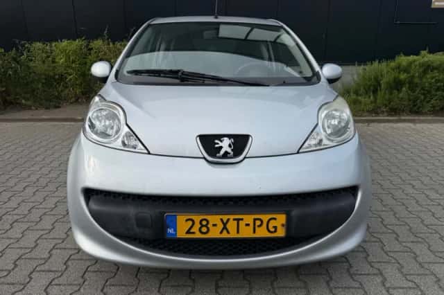Peugeot 107 (2007) thumbnail 3