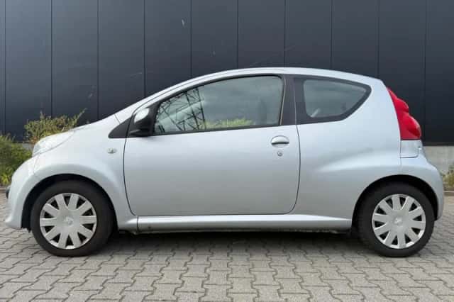 Peugeot 107 (2007) thumbnail 4