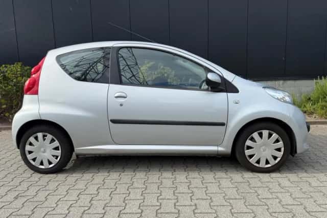 Peugeot 107 (2007) thumbnail 5