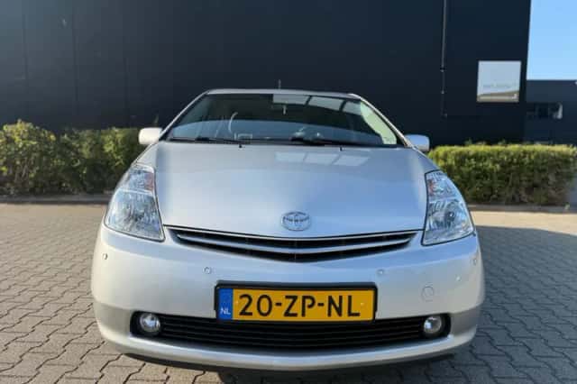 Toyota Prius (2008) thumbnail 2
