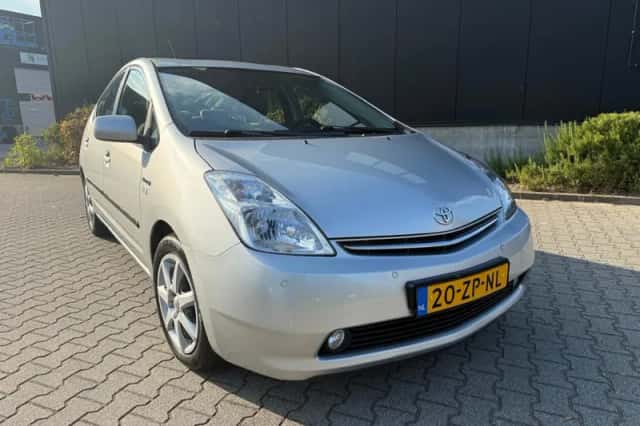 Toyota Prius (2008) thumbnail 3