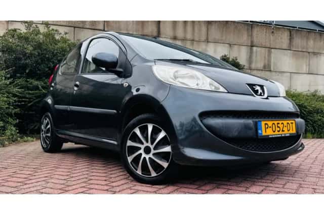 Peugeot 107 (2006) thumbnail 2