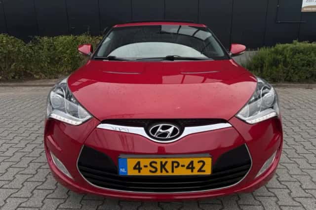 Hyundai Veloster (2013) thumbnail 3