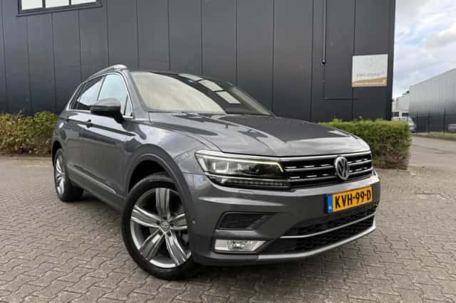 Volkswagen Tiguan (2017) thumbnail 2
