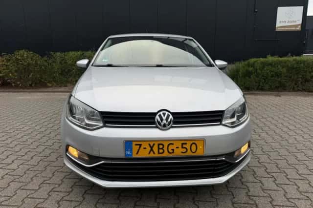 Volkswagen Polo (2014) thumbnail 3