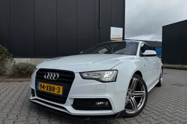 Audi A5 (2012) thumbnail 2