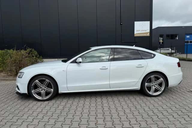 Audi A5 (2012) thumbnail 4