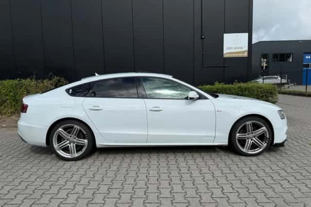 Audi A5 (2012) thumbnail 5