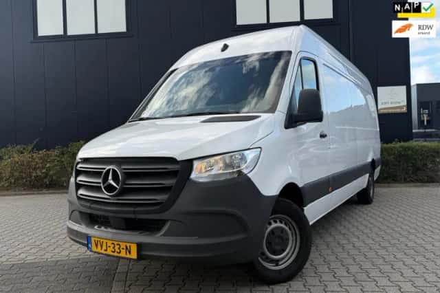 Mercedes-Benz Sprinter (2023) thumbnail 1
