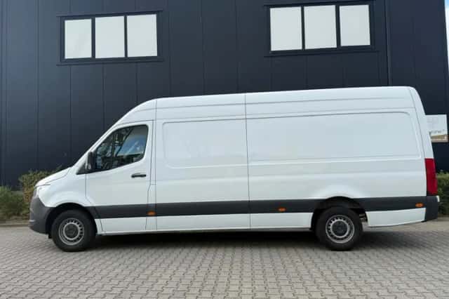 Mercedes-Benz Sprinter (2023) thumbnail 6