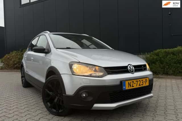Volkswagen Polo (2016) thumbnail 1