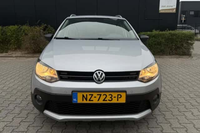 Volkswagen Polo (2016) thumbnail 3