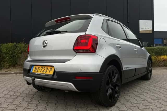 Volkswagen Polo (2016) thumbnail 6