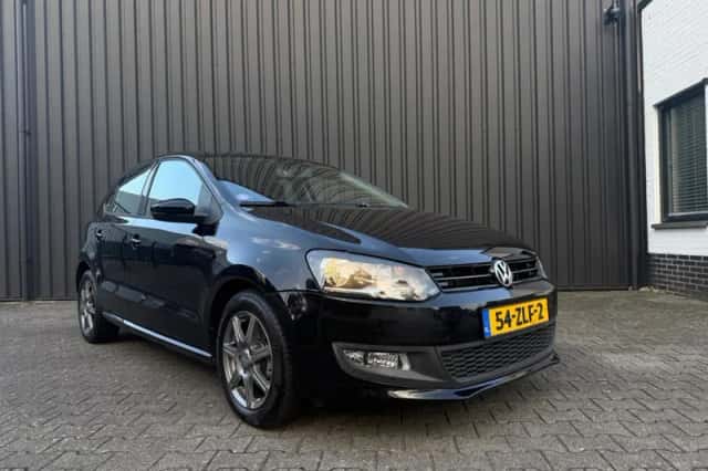 Volkswagen Polo (2013) thumbnail 2