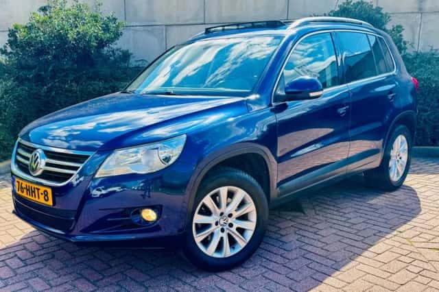 Volkswagen Tiguan (2009) thumbnail 2