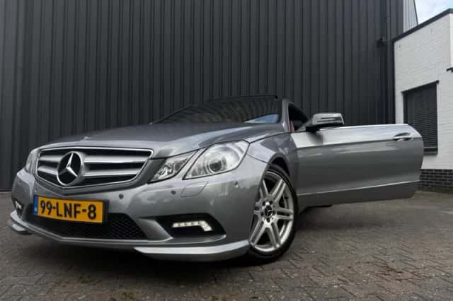 Mercedes-Benz E-Klasse (2010) thumbnail 2