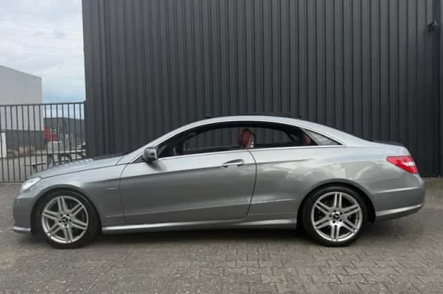 Mercedes-Benz E-Klasse (2010) thumbnail 6