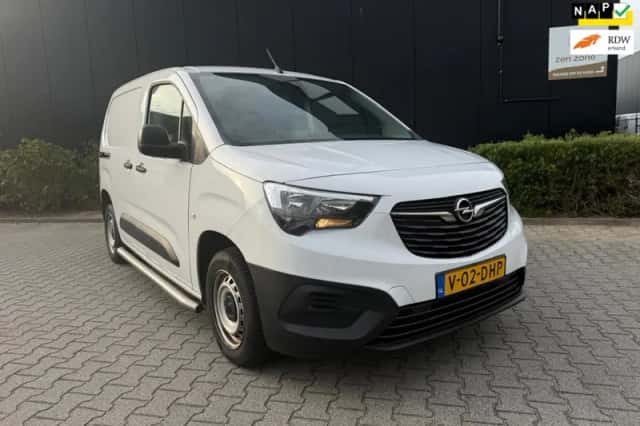 Opel Combo (2024) thumbnail 1