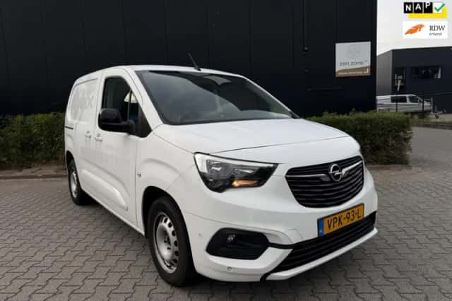 Opel Combo (2022) thumbnail 1