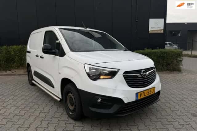 Opel Combo (2023) thumbnail 1