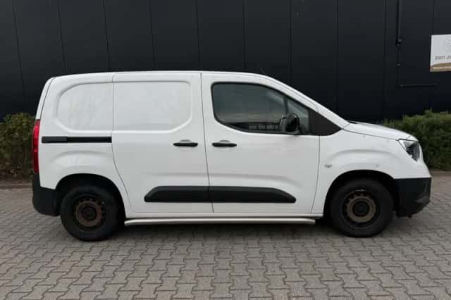 Opel Combo (2023) thumbnail 4