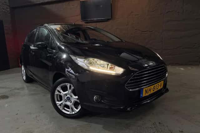 Ford Fiesta (2017) thumbnail 2