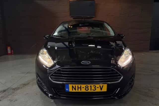 Ford Fiesta (2017) thumbnail 3