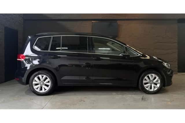 Volkswagen Touran (2016) thumbnail 4