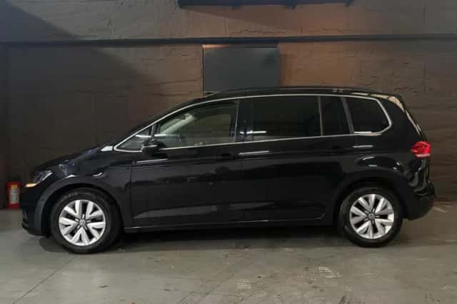 Volkswagen Touran (2016) thumbnail 5