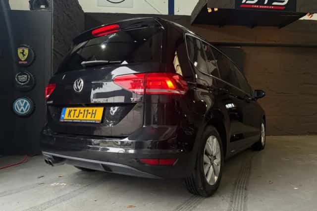 Volkswagen Touran (2016) thumbnail 6