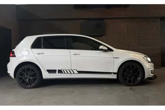 Volkswagen Golf (2015) thumbnail 5